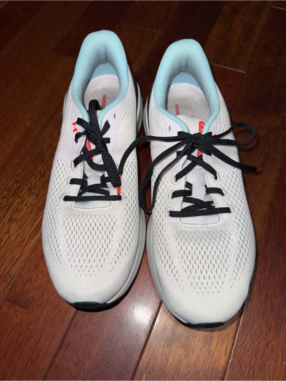 Under Armour UA Sonic 7 Men’s Running Shoes White Hydro Green – Size 8